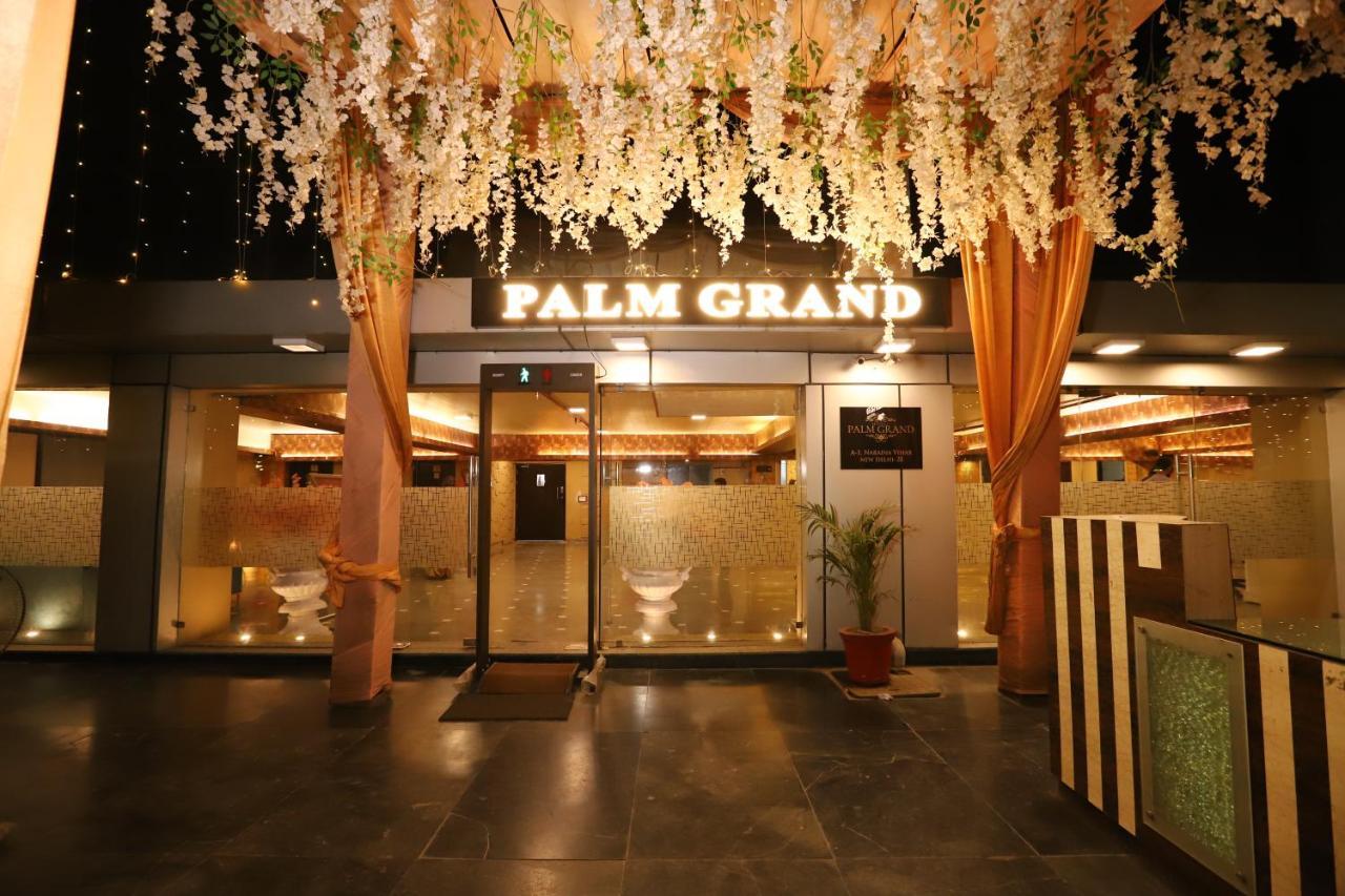 Palm Grand Naraina - Couple Friendly Local Ids Accepted Hotel 4*