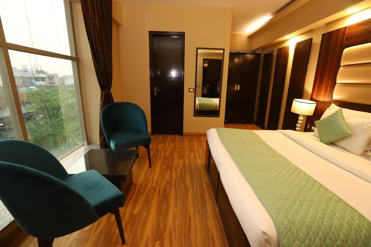 Palm Grand Naraina - Couple Friendly Local Ids Accepted New Delhi