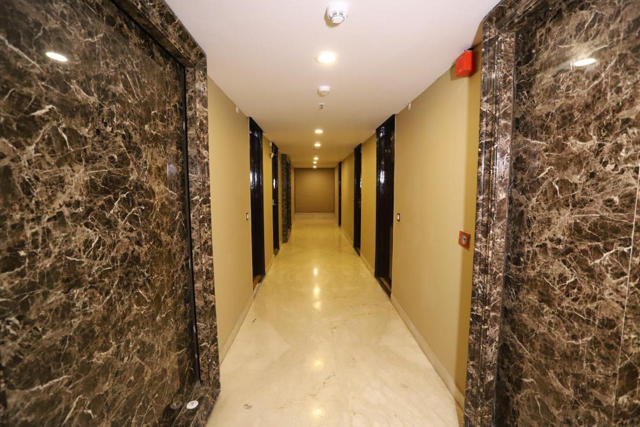 Palm Grand Naraina - Couple Friendly Local Ids Accepted Hotel