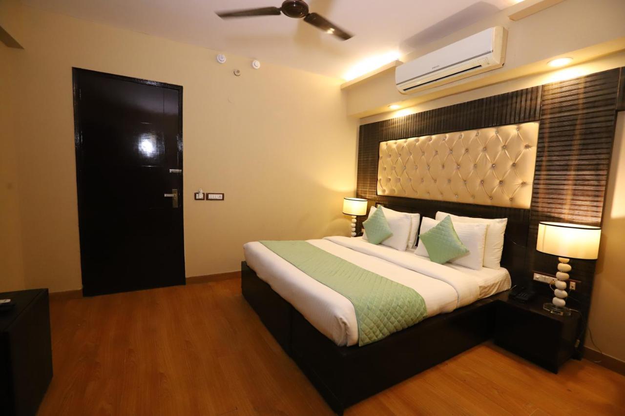 Hotel Palm Grand Naraina - Couple Friendly Local Ids Accepted New Delhi