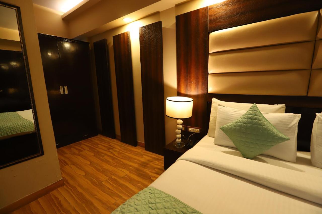 Palm Grand Naraina - Couple Friendly Local Ids Accepted New Delhi