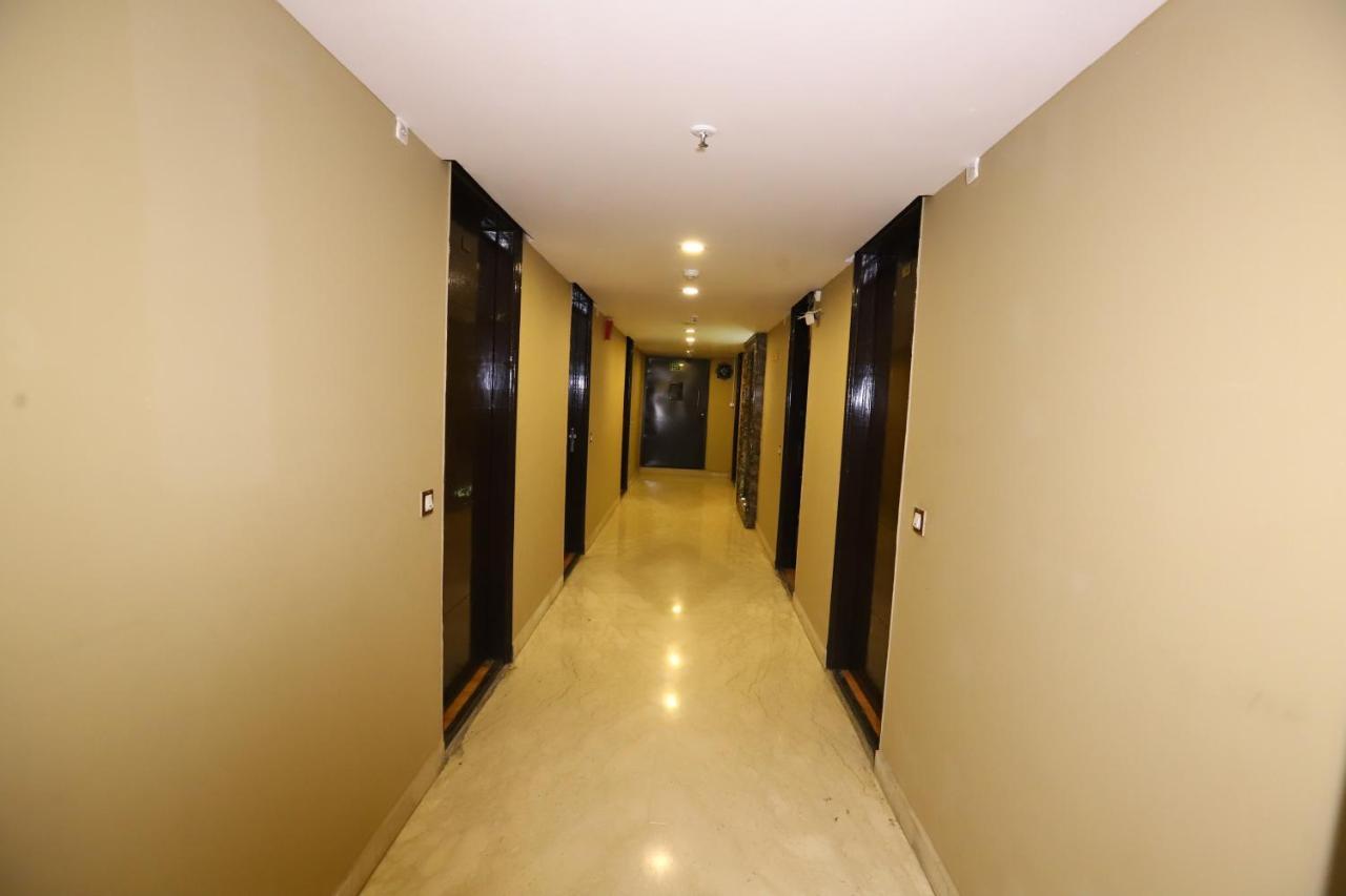 Palm Grand Naraina - Couple Friendly Local Ids Accepted Hotel
