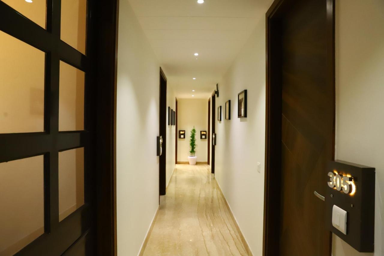 Malbork Rajouri Garden Delhi - Couple Friendly Local Ids Accepted Hotel New Delhi