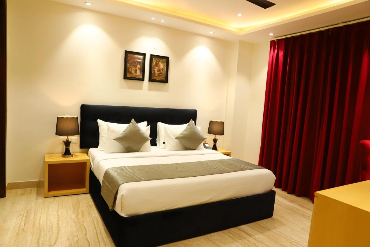 Hotel Malbork Rajouri Garden Delhi - Couple Friendly Local Ids Accepted