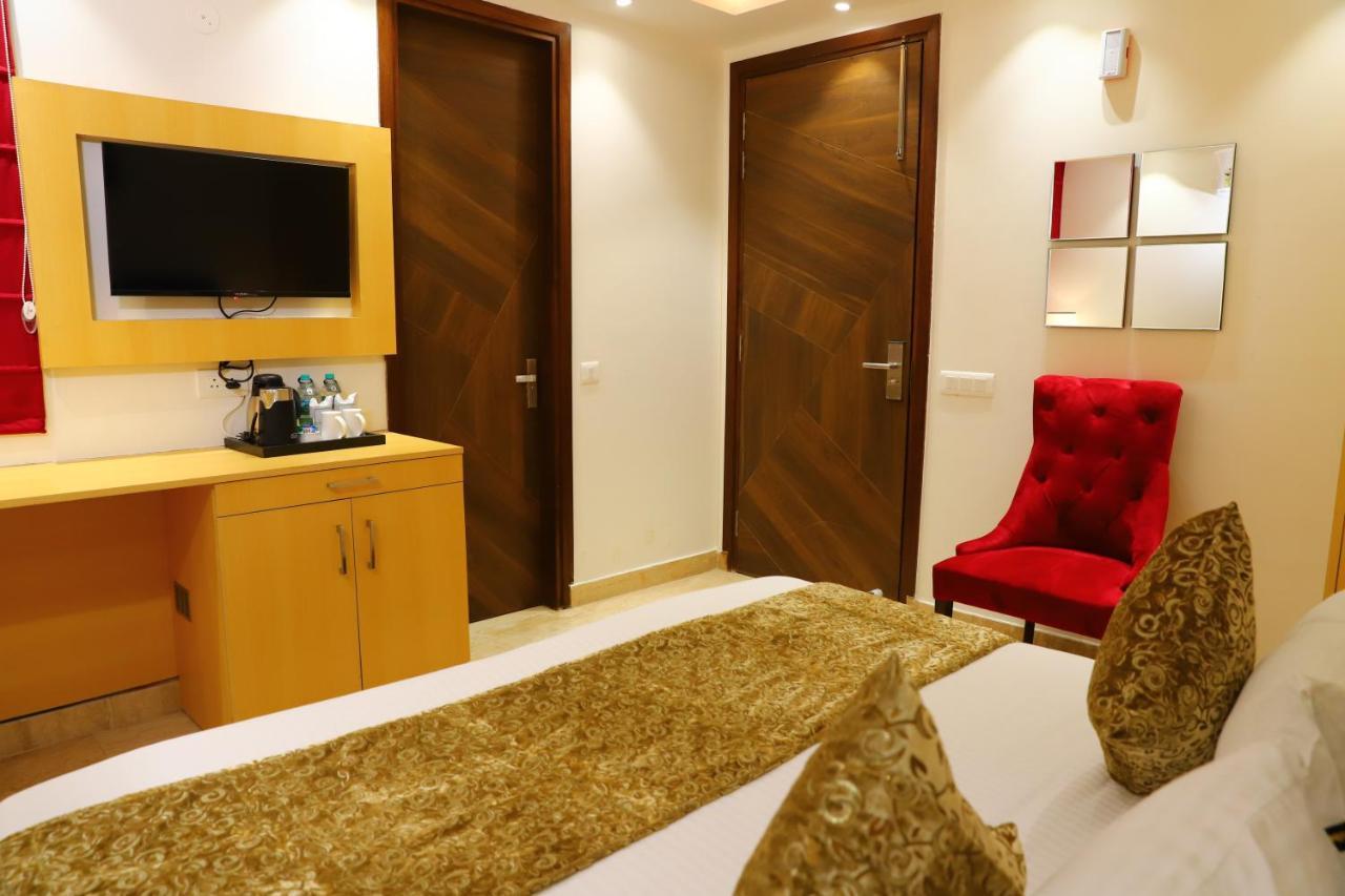 Malbork Rajouri Garden Delhi - Couple Friendly Local Ids Accepted 3* New Delhi