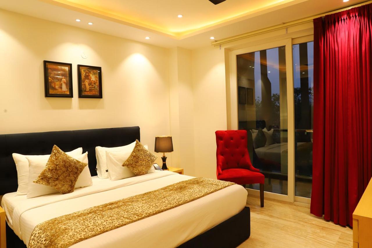 Malbork Rajouri Garden Delhi - Couple Friendly Local Ids Accepted Hotel New Delhi