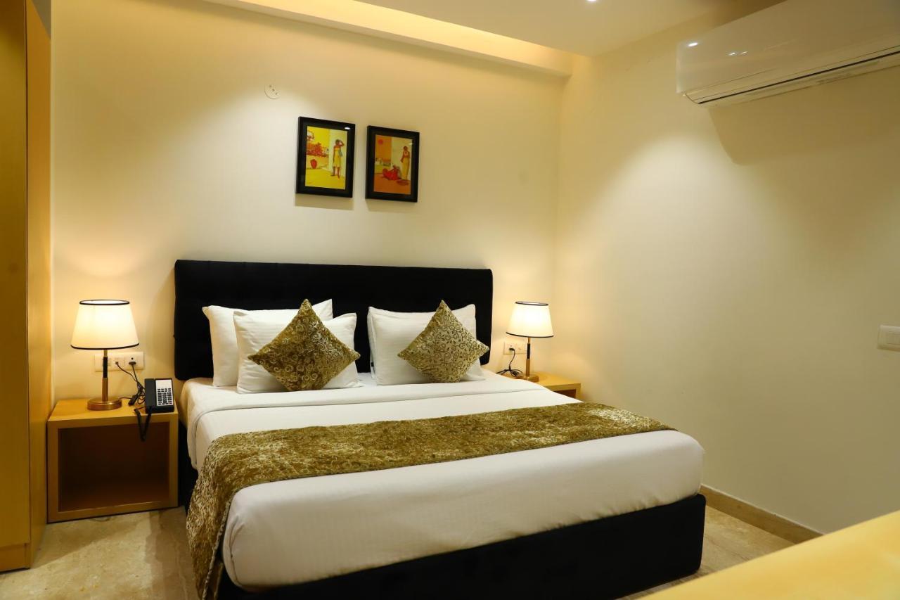 Malbork Rajouri Garden Delhi - Couple Friendly Local Ids Accepted Hotel New Delhi