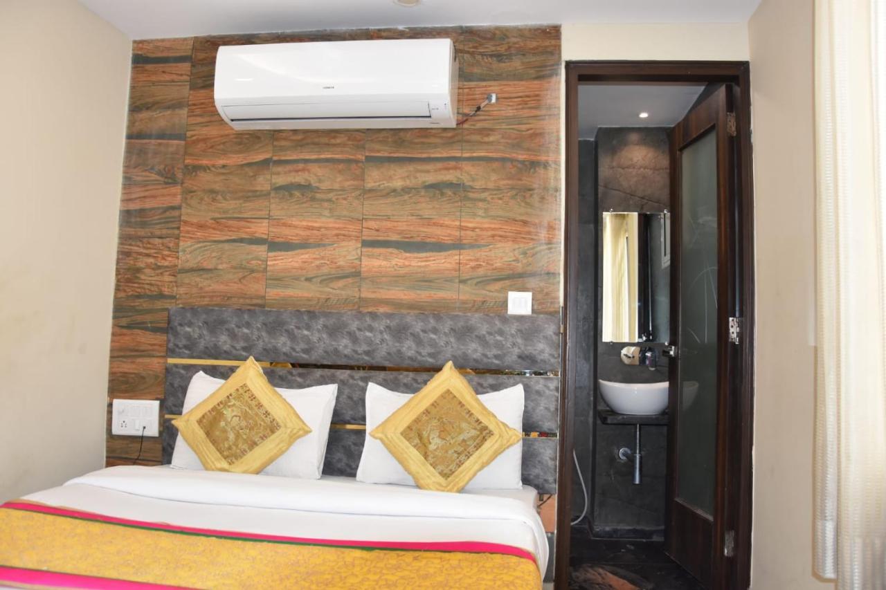55 Hotel