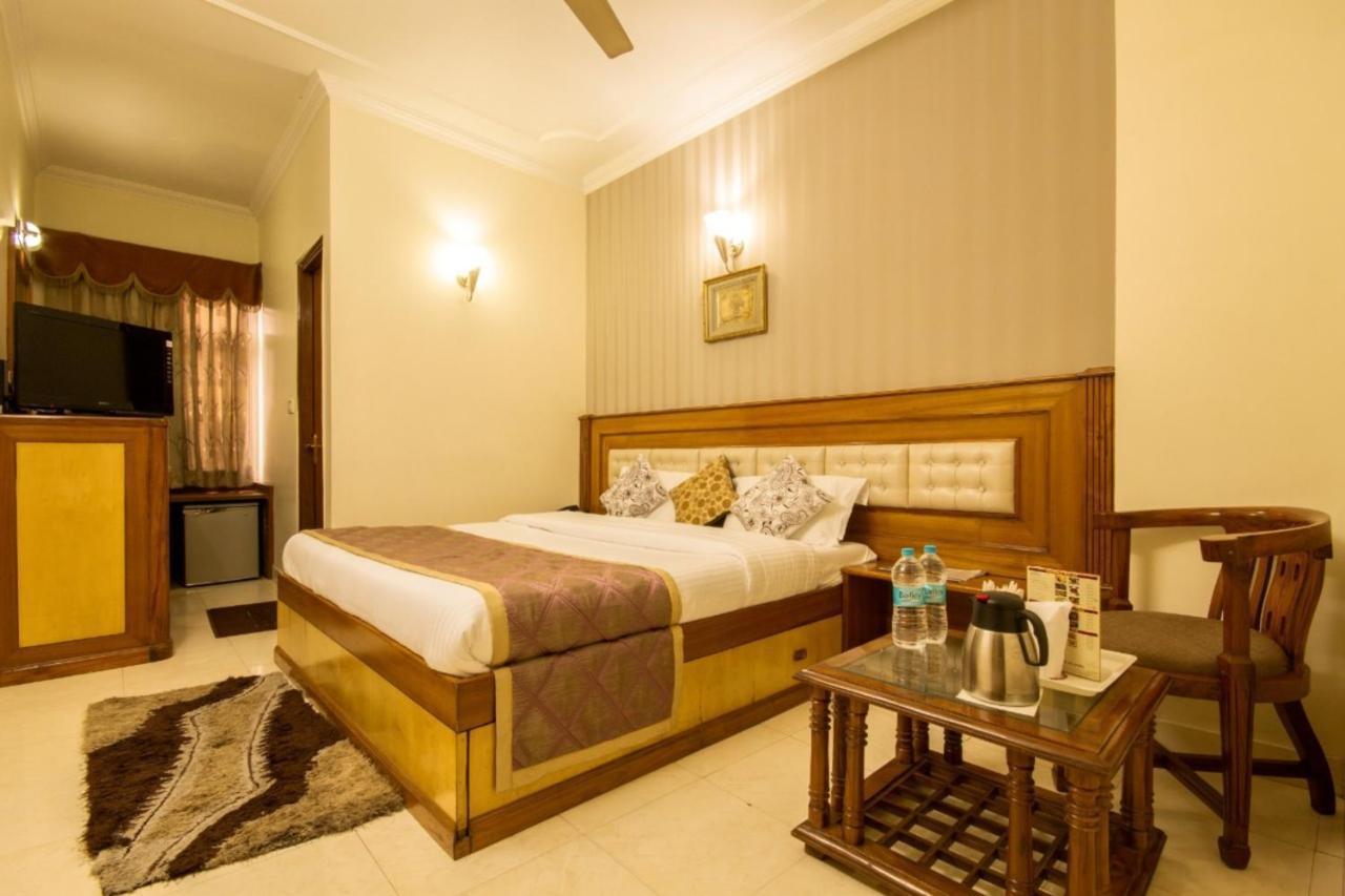 The Aster Karol Bagh Homely Atmosphere 3*