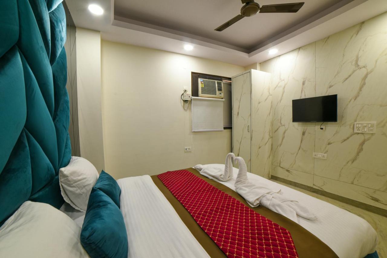 Hotel The Twenties Kamla Nagar New Delhi