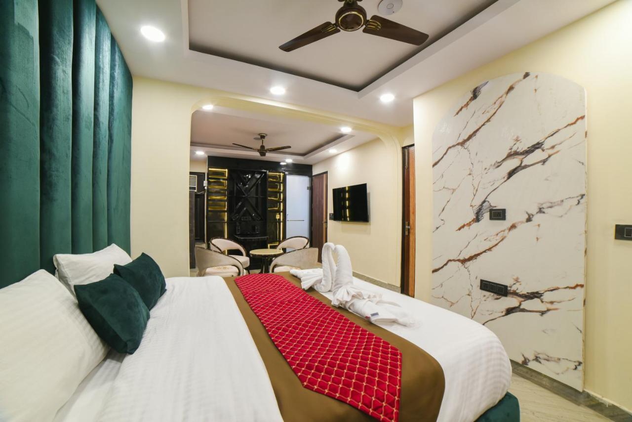 The Twenties Kamla Nagar 3*