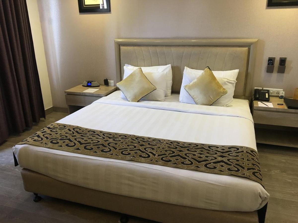 Lotus Suites At Delhi Airport Nova Deli