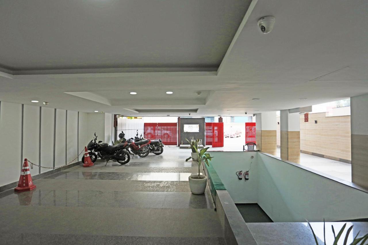 Hotel Royal Saffron By F9 New Delhi