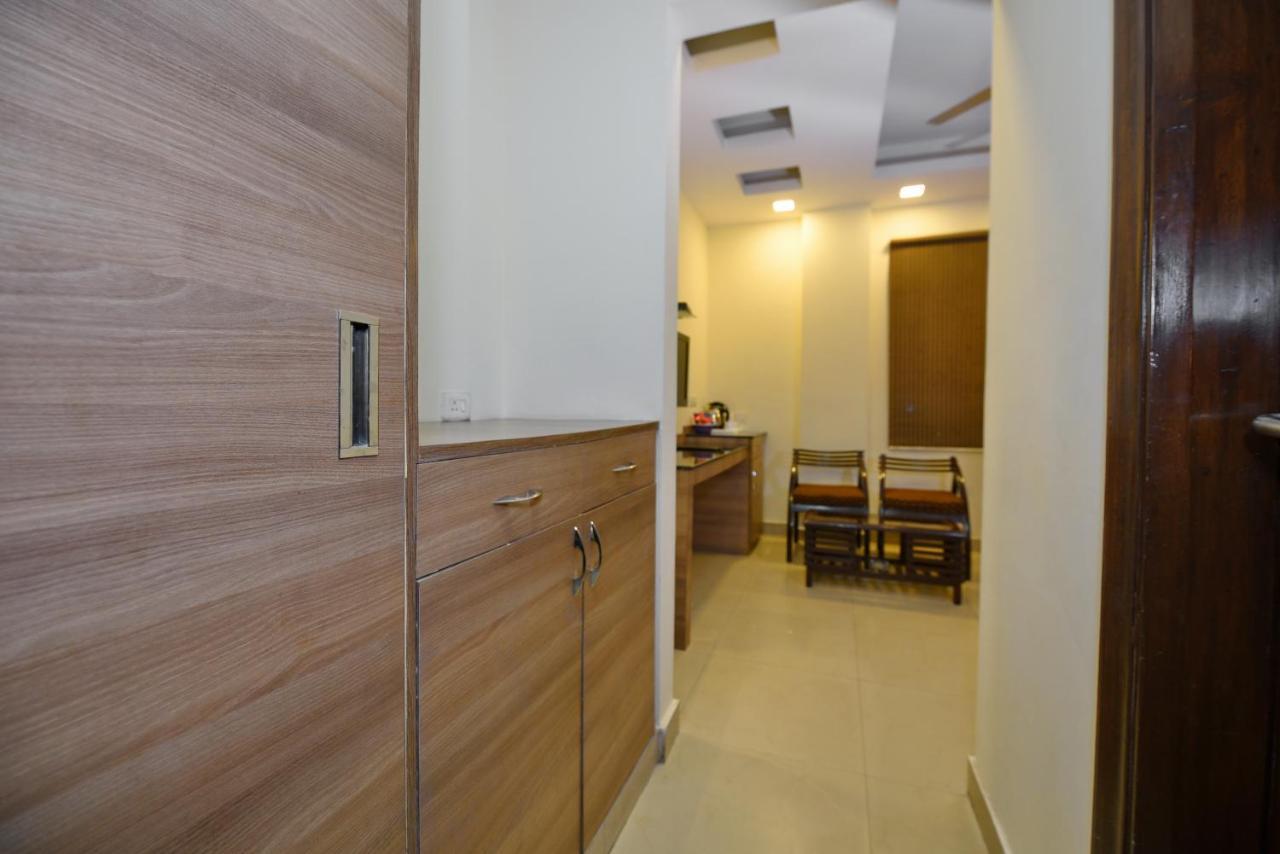 Silver Stone - Karol Bagh New Delhi (National Capital Territory of India)