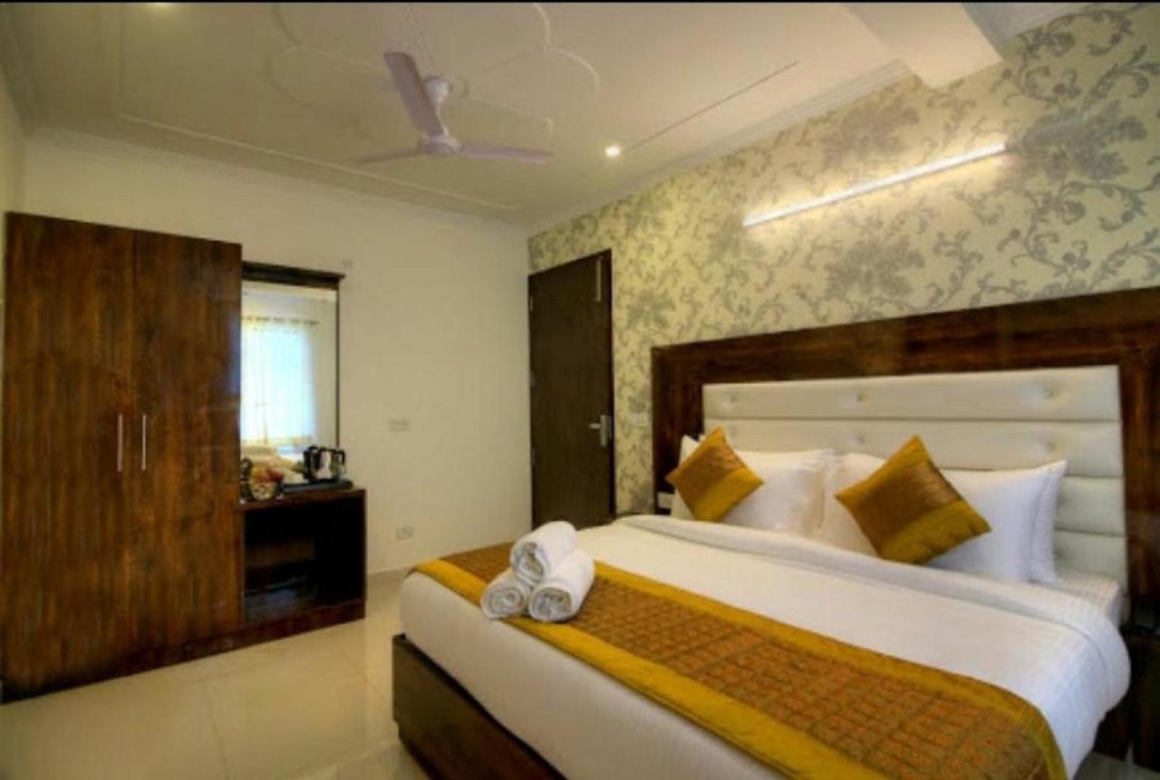 Ark-of-avalon Near Delhi Airport Hotel 3*