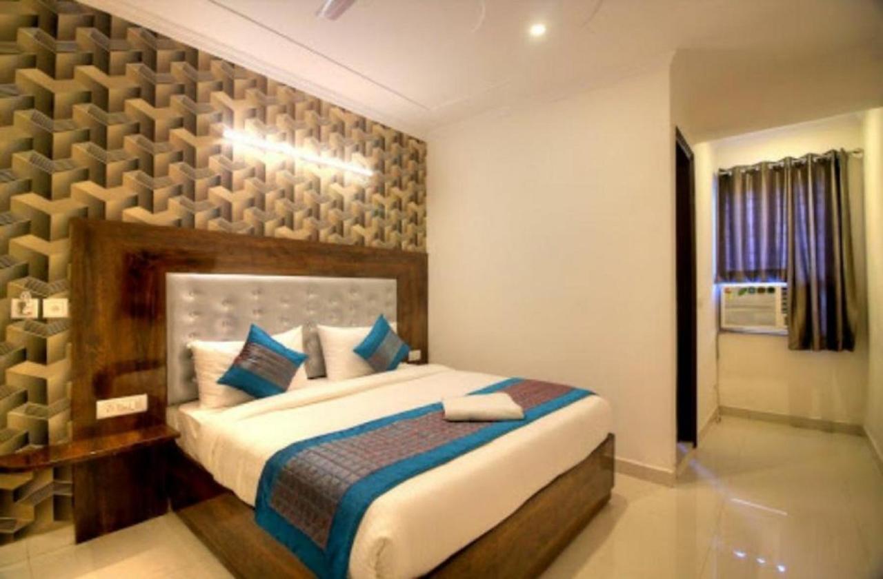 Ark-of-avalon Near Delhi Airport Hotel 3*