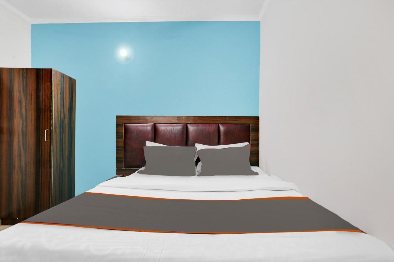 Hotel Collection O 83691 Raj