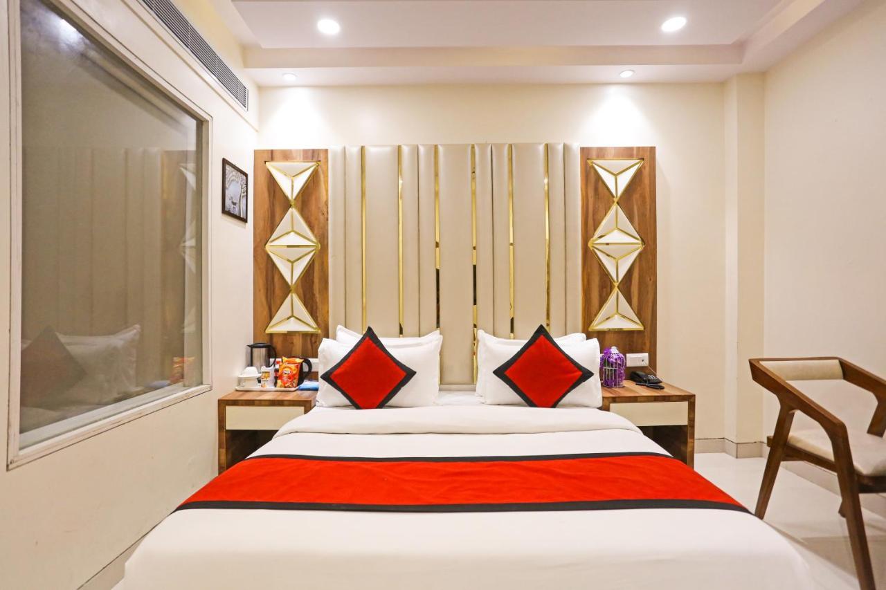 Frank Stay-newly Built Worth -2mins Walk From Rk Ashram Metro Satation 4*