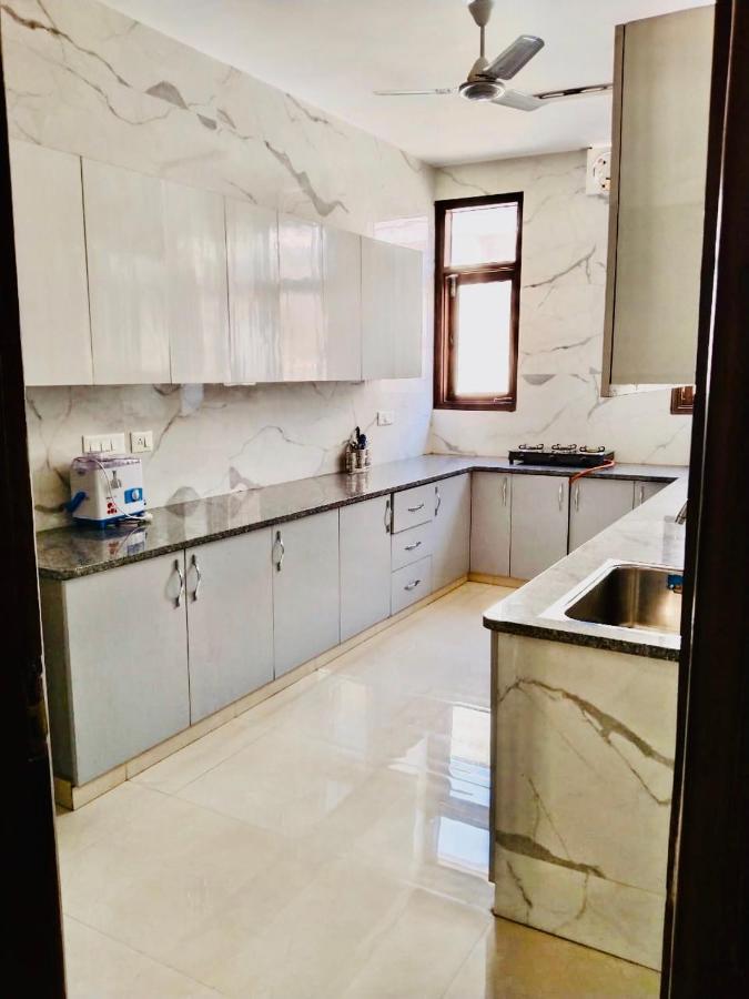 Fortune Service 2bhk,e28 Saket 2a Apartment