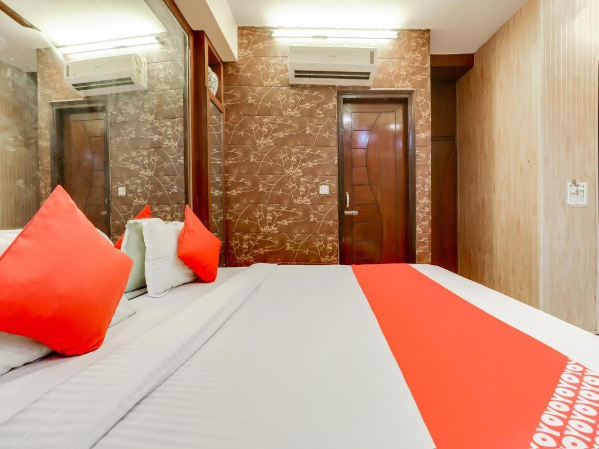 Roma Deluxe - Railway Station Hotel