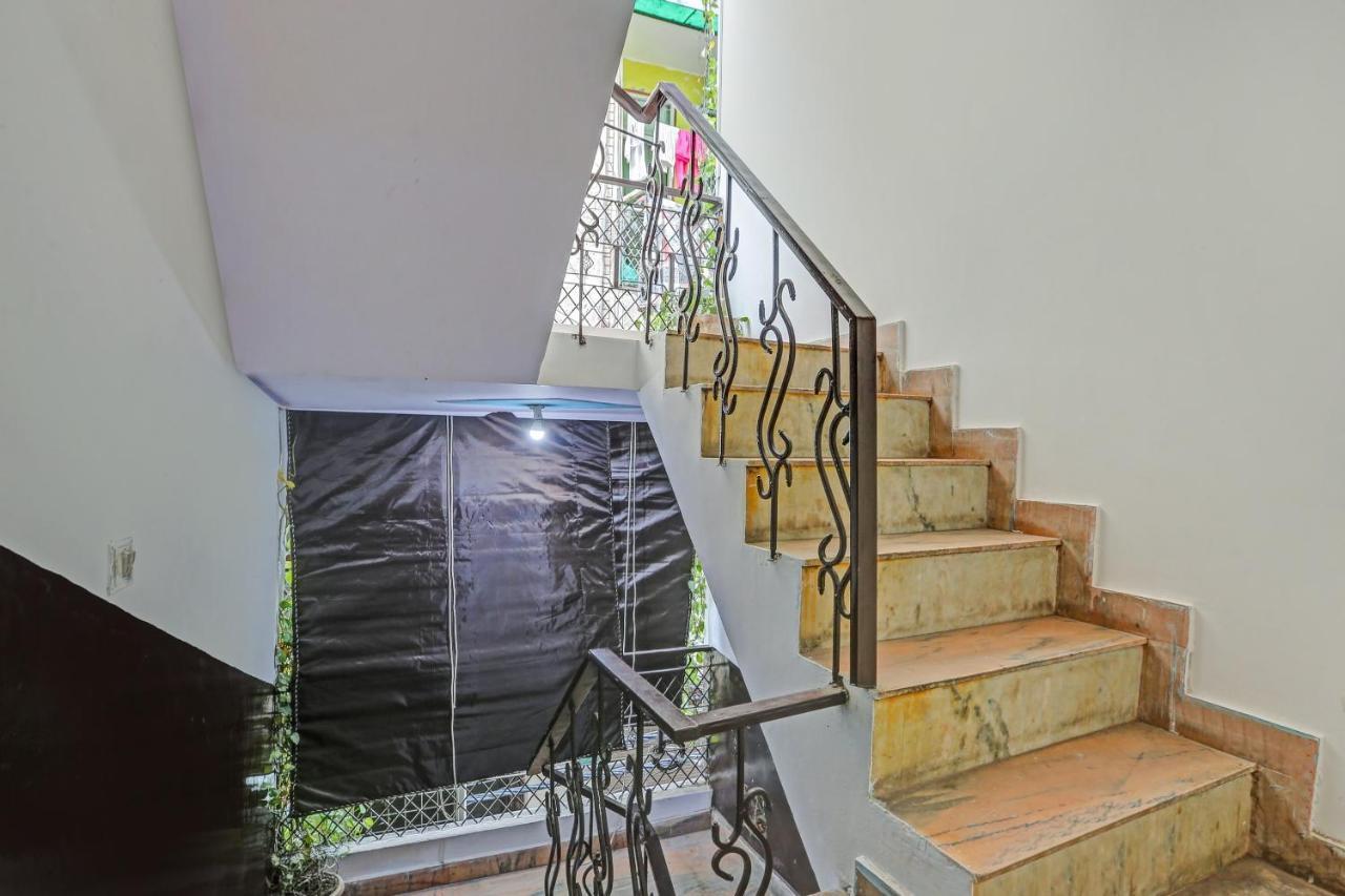 Hotel Collection O 83691 Raj New Delhi