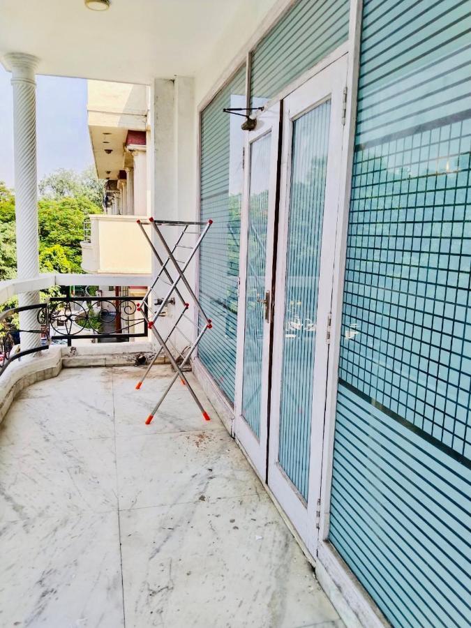 Fortune Service 2bhk,e28 Saket 2a