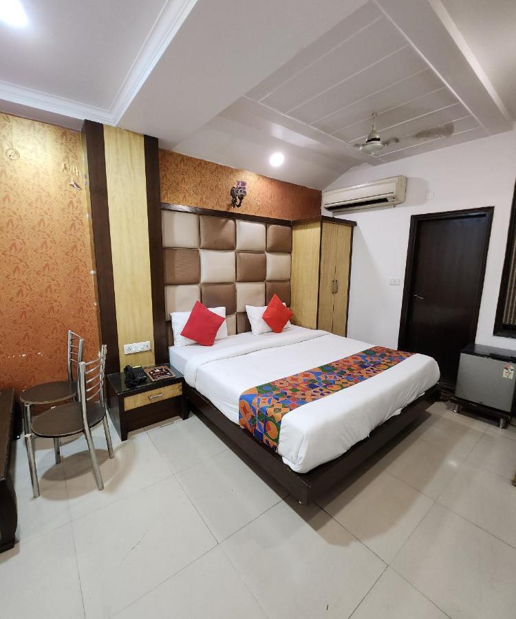 Hotel Delhi Heart At Railway Station 3*