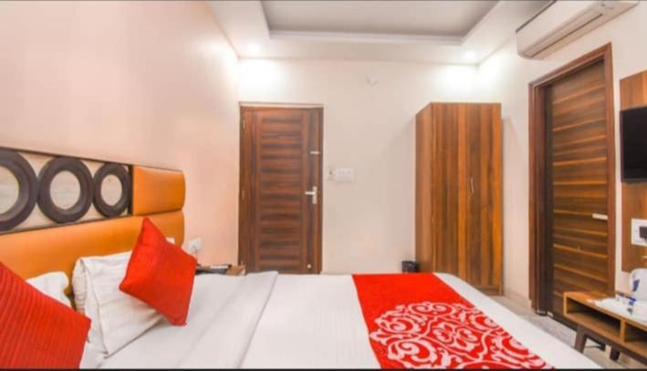 Roma Deluxe - Railway Station 3*