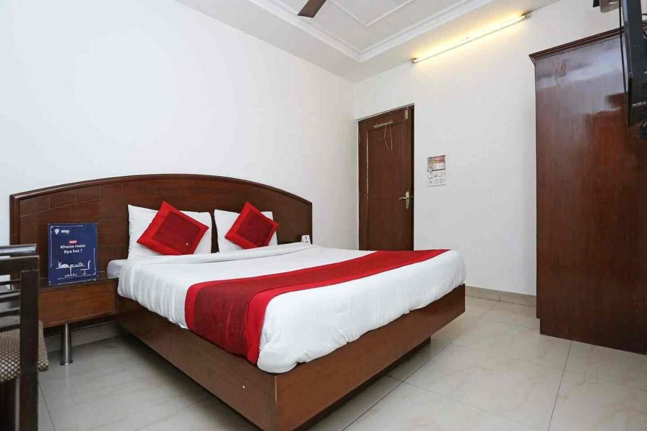 Lotus Homestay At Delhi Airport *