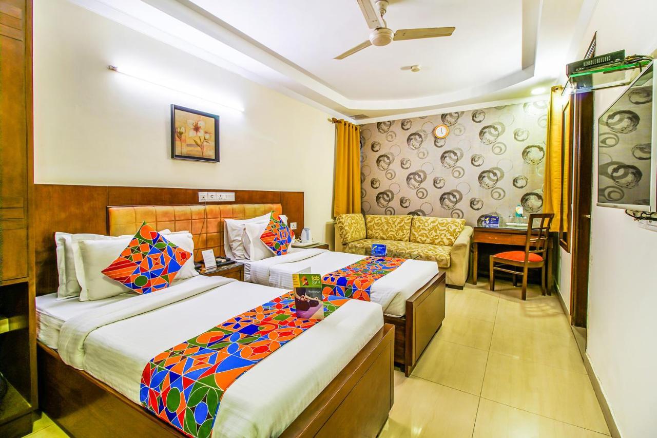 Hotel Fabhotel Signature Plaza New Delhi