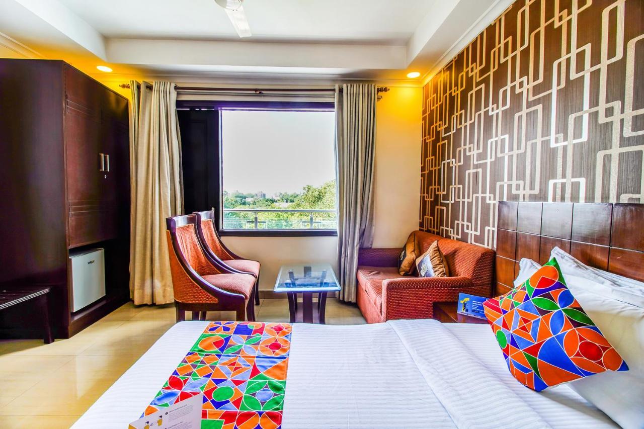Hotel Fabhotel Signature Plaza 3*