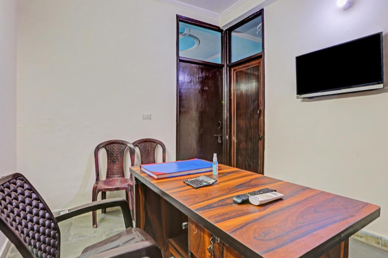 Hotel Collection O 83691 Raj 3*