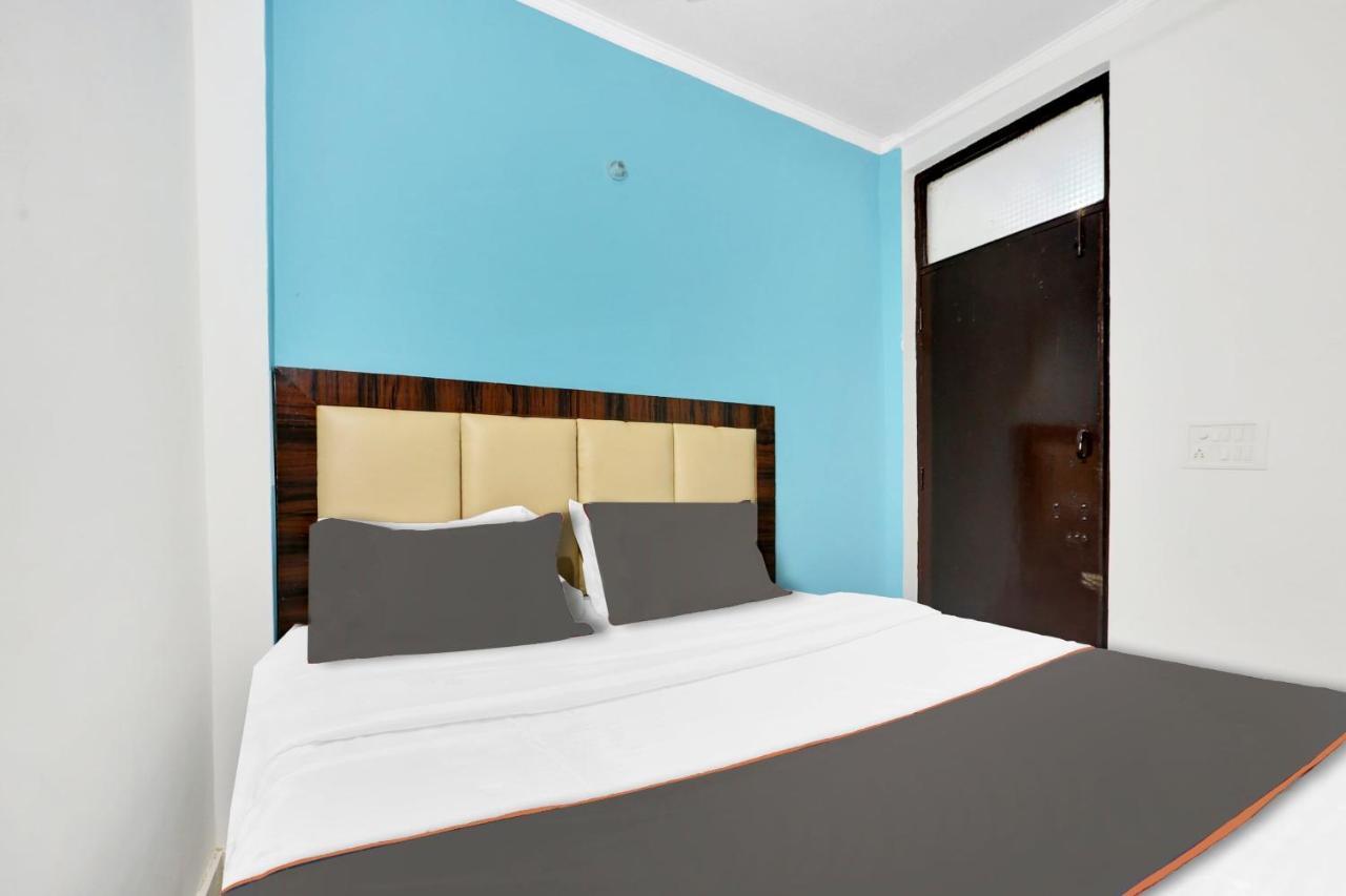 Hotel Collection O 83691 Raj 3*