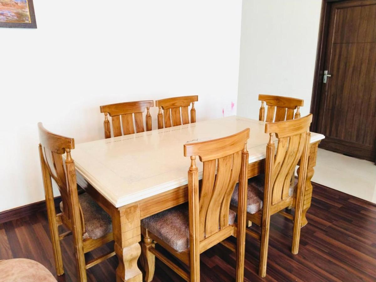 Fortune Service 2bhk,e28 Saket 2a Apartment