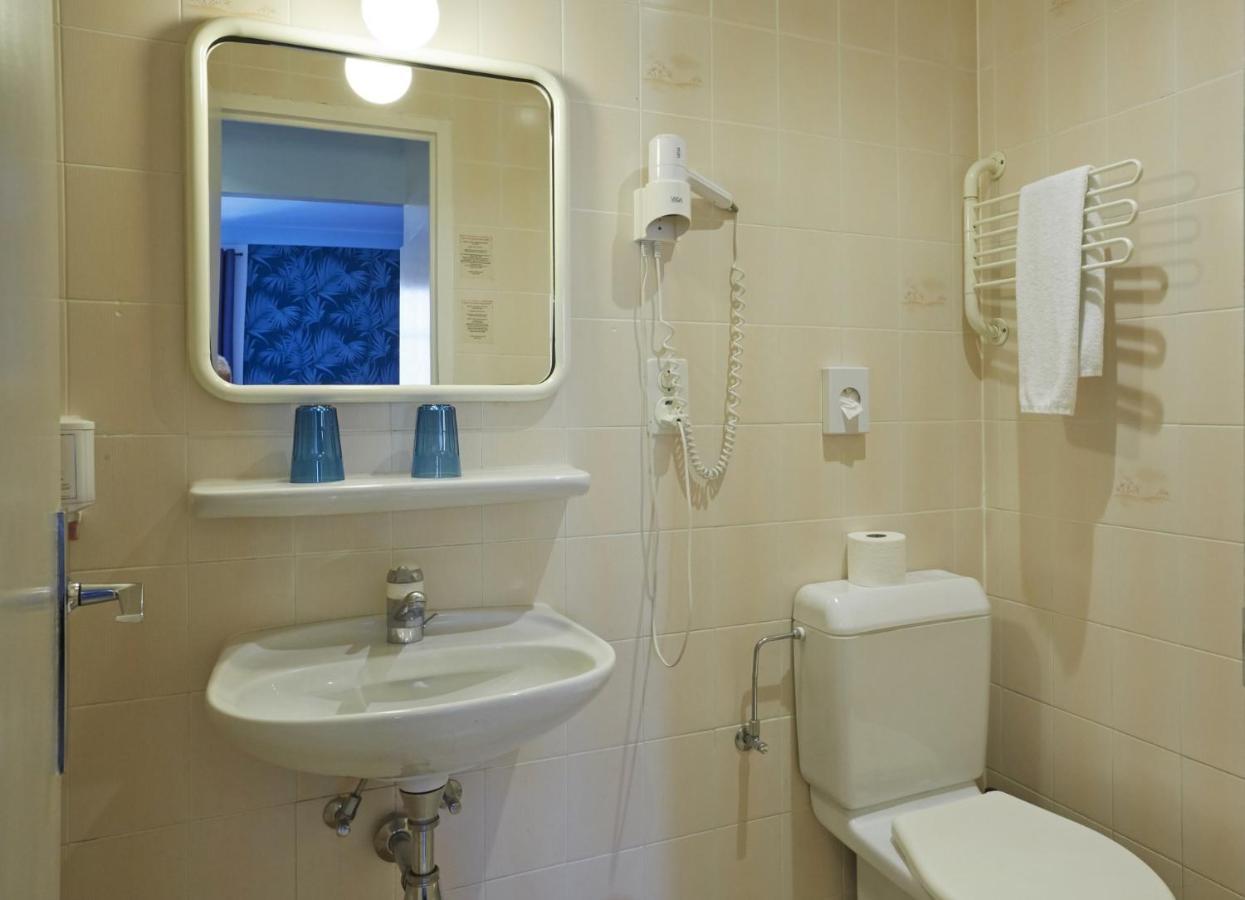 Lotus Suites At Delhi Airport Hotel 3*