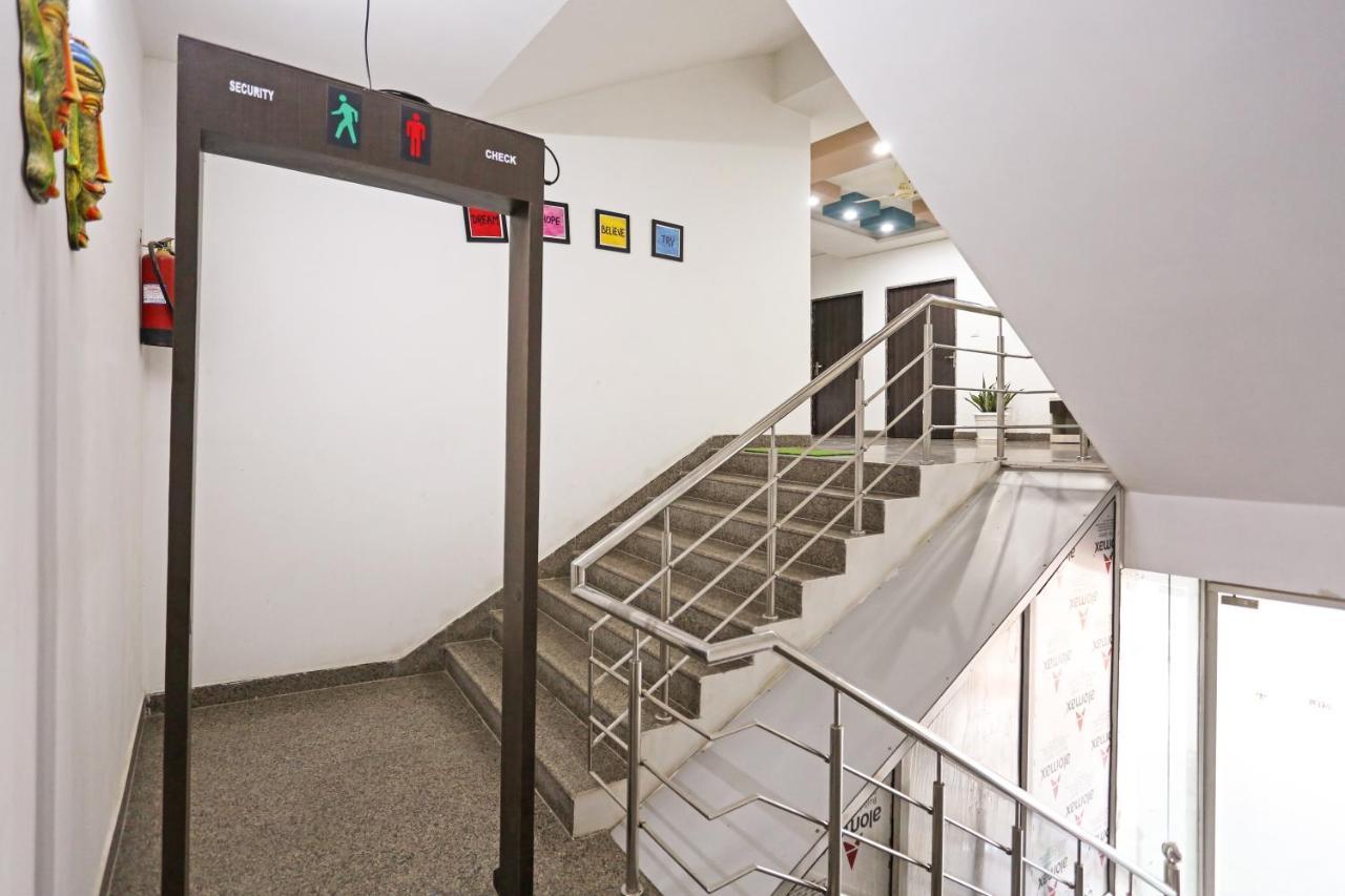 Bed & Breakfast Aero Stay- *