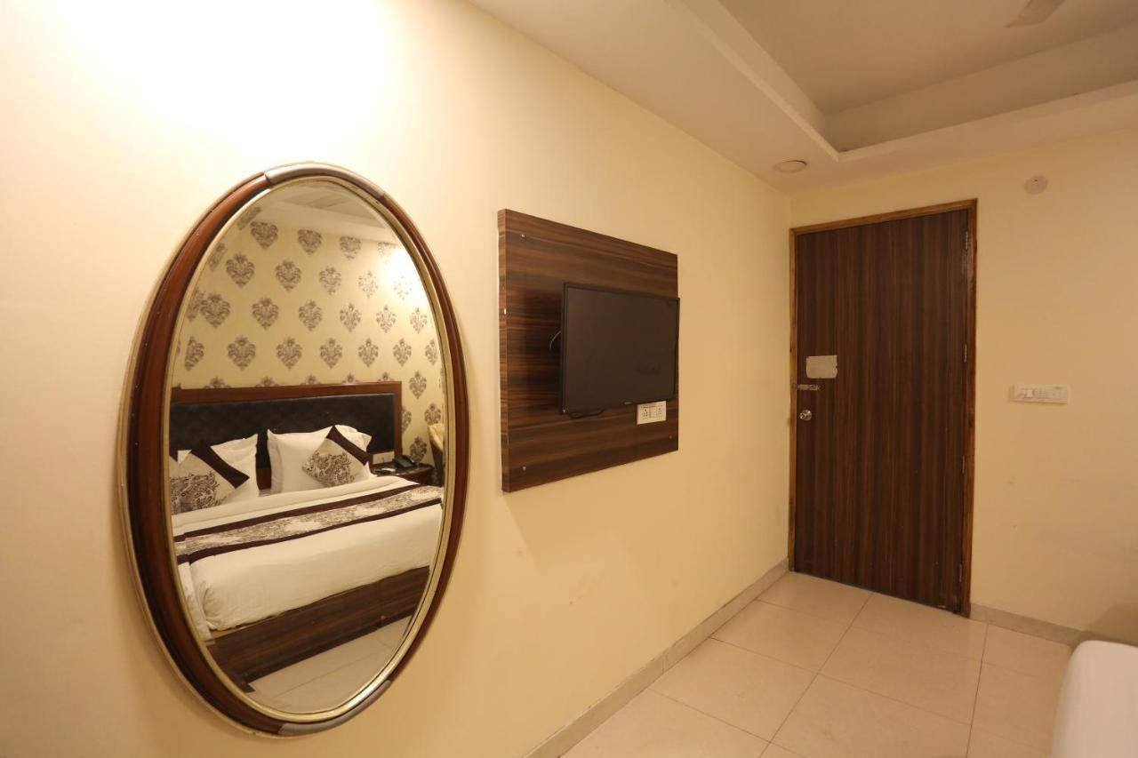 Paras Delhi Airport Hotel