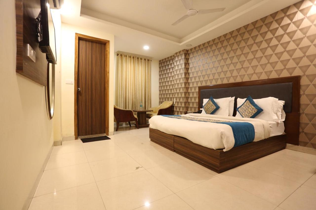 Hotel Paras Delhi Airport Nova Deli