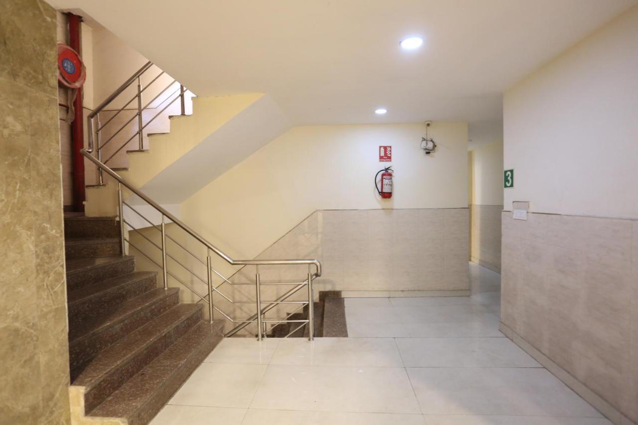 Paras Delhi Airport Hotel 3*