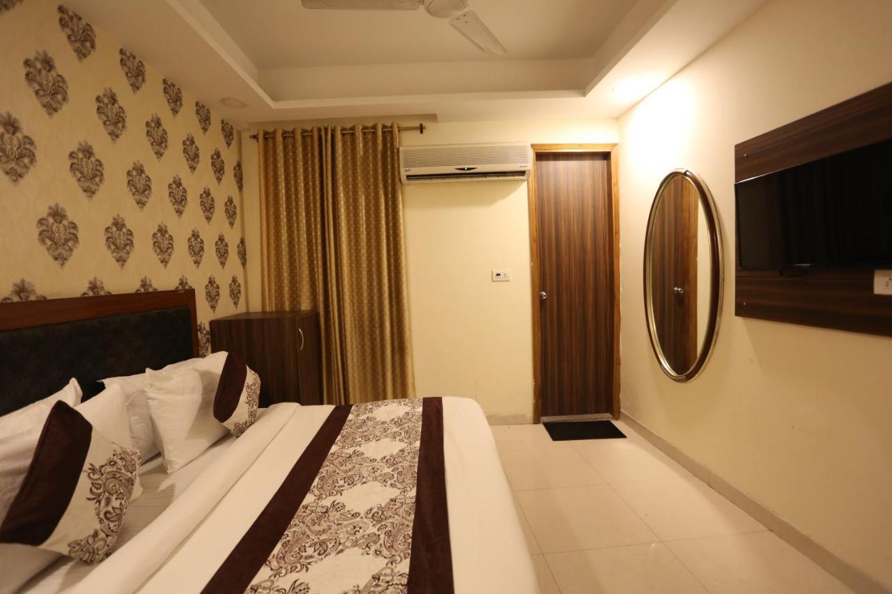 Hotel Paras Delhi Airport Nova Deli
