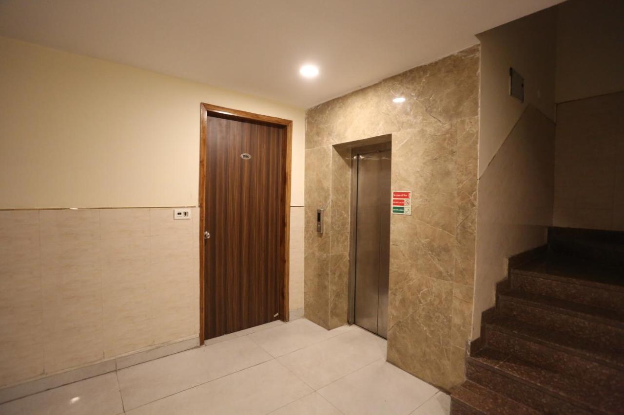 Hotel Paras Delhi Airport