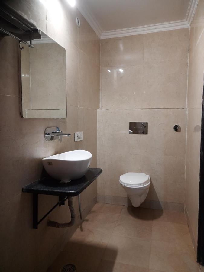 Hotel The Dx Near Igi Airport Delhi