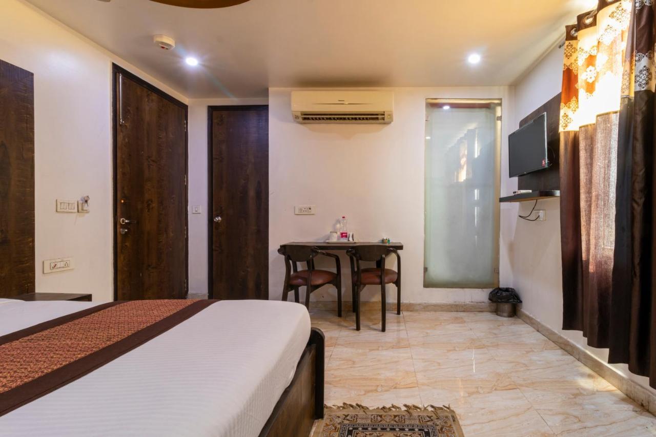 The Dx Near Igi Airport Delhi 3*