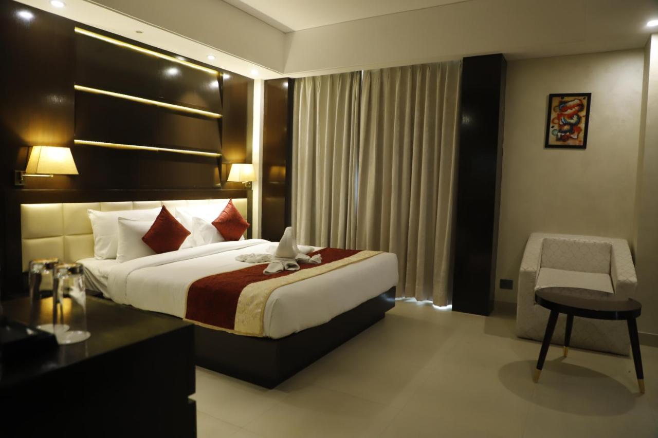 Udman Chhattarpur 4*