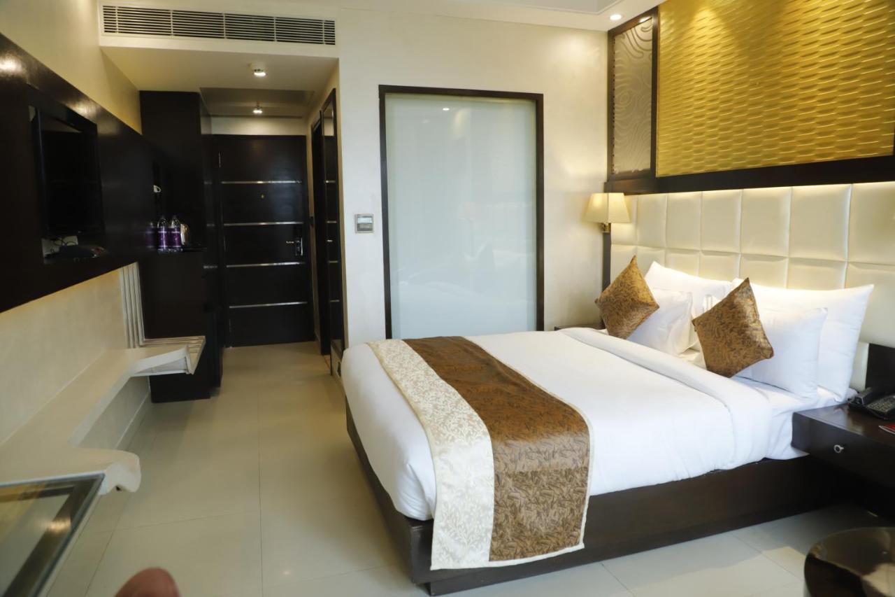 Udman Chhattarpur