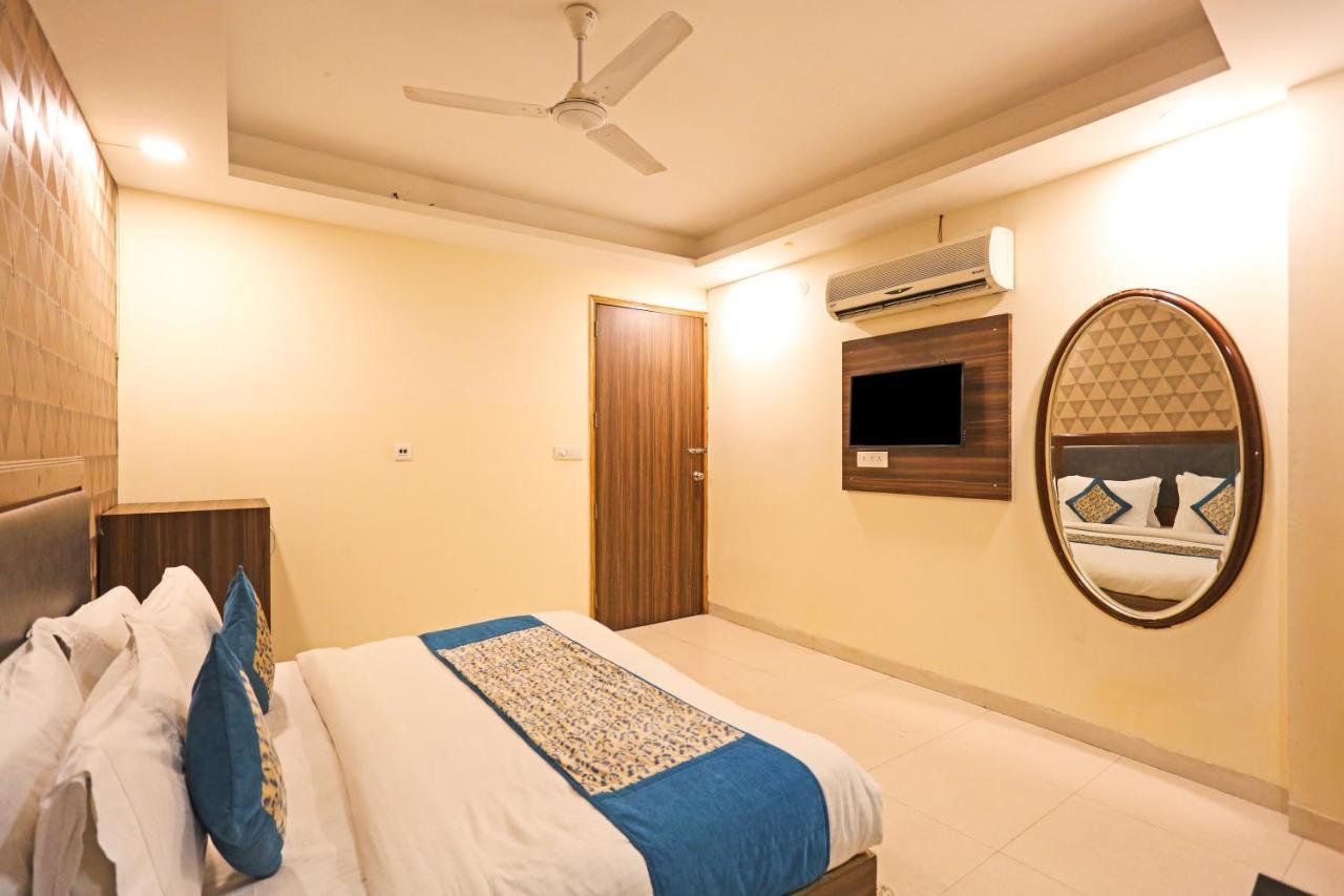 Hotel Paras Delhi Airport