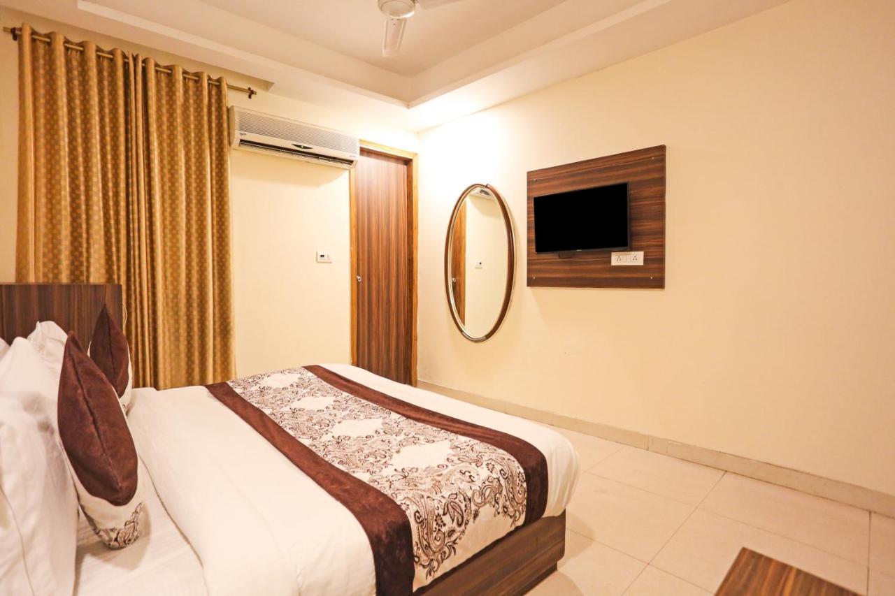 Paras Delhi Airport Hotel