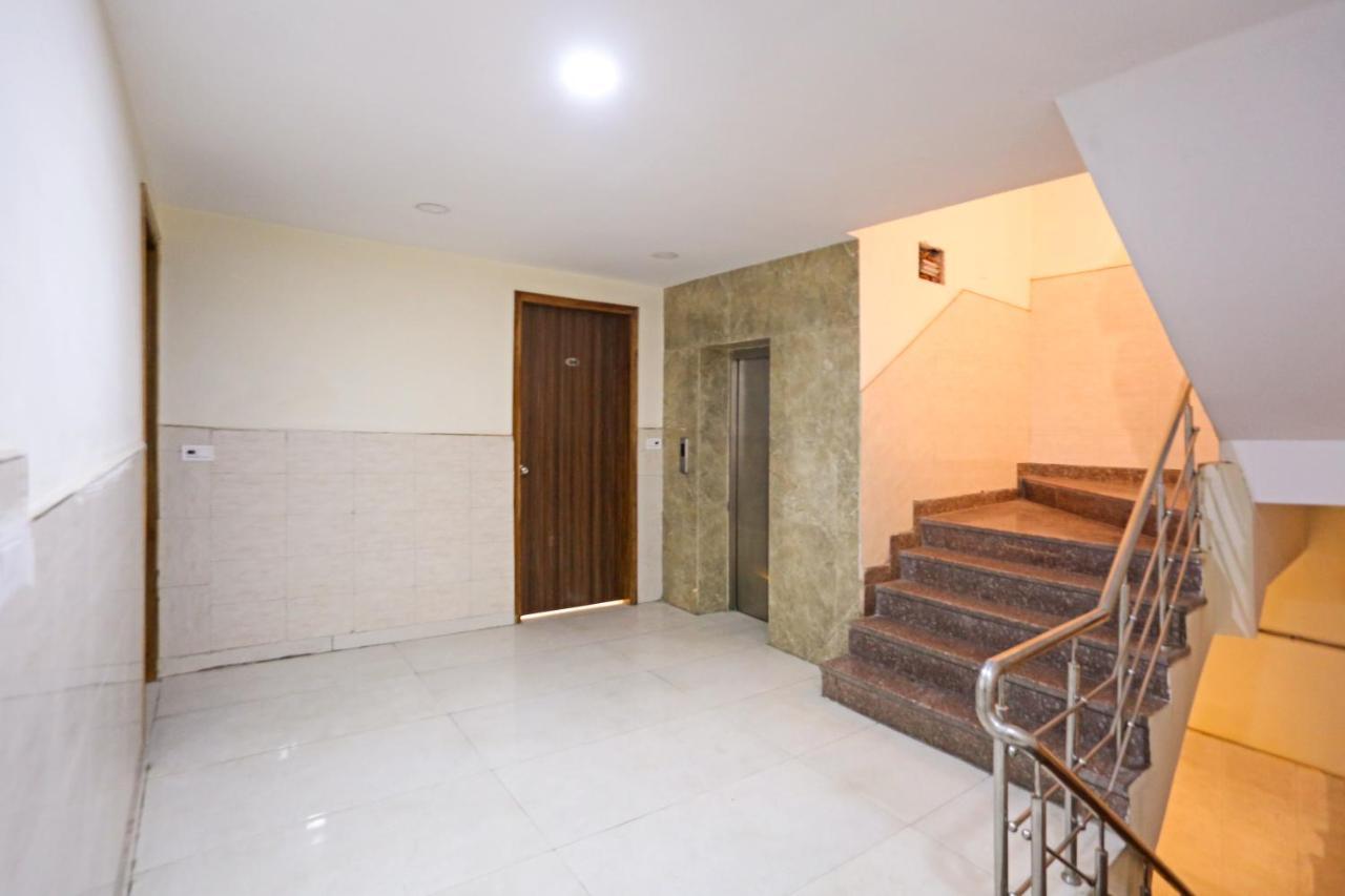 Hotel Paras Delhi Airport 3*