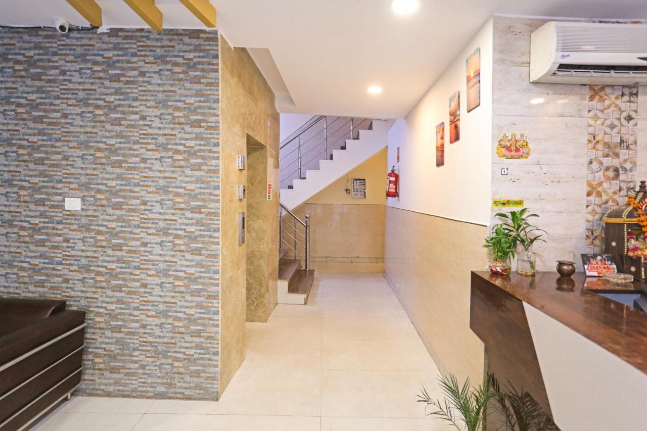 Paras Delhi Airport Hotel 3*