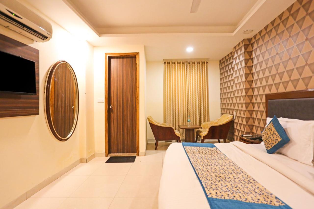 Hotel Paras Delhi Airport Nova Deli